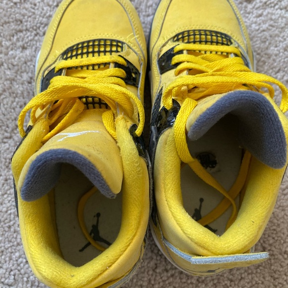 Jordan Retro Kids Size 2Y - Picture 8 of 11